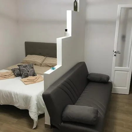 Domus Mea Apartmán *